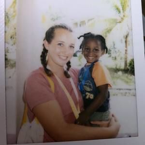 Meet your Posher, Ella